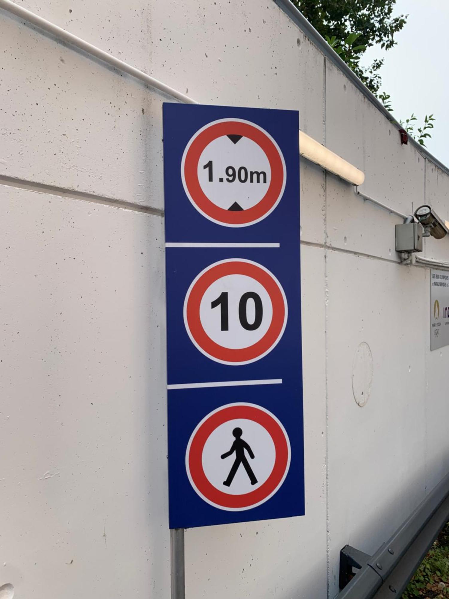 La Demeure Des Rois - Parking - Metro - Stade De France Сен Дени Екстериор снимка